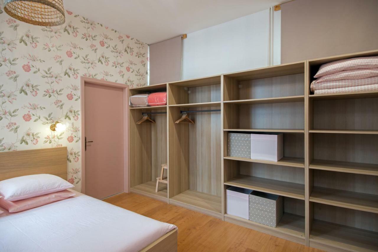 " Mademoiselle " 17 Boulevard Du Champ De Mars Colmar Exterior photo
